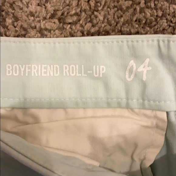 Gap Khaki Shorts - Picture 2 of 6